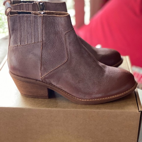 ANKLE BOOTS 🥾 NWOB - Picture 3 of 6